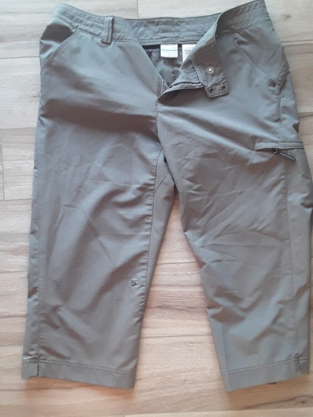 Columbia Titanium Capri Gray Size 14 Roll Tab Adjustable - New